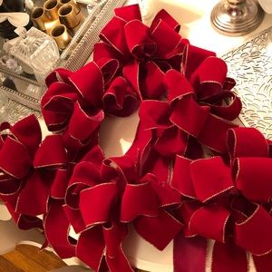 6 pack red & gold hand-tied velvet bows